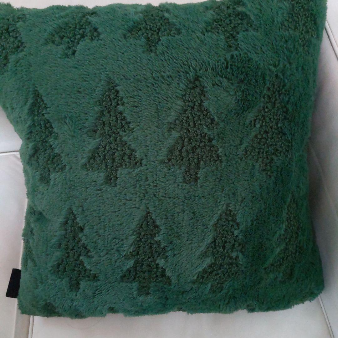 北欧風 ツリー柄 豪華3点セット　ふわふわクッション2個 ＆ 大判ブランケット