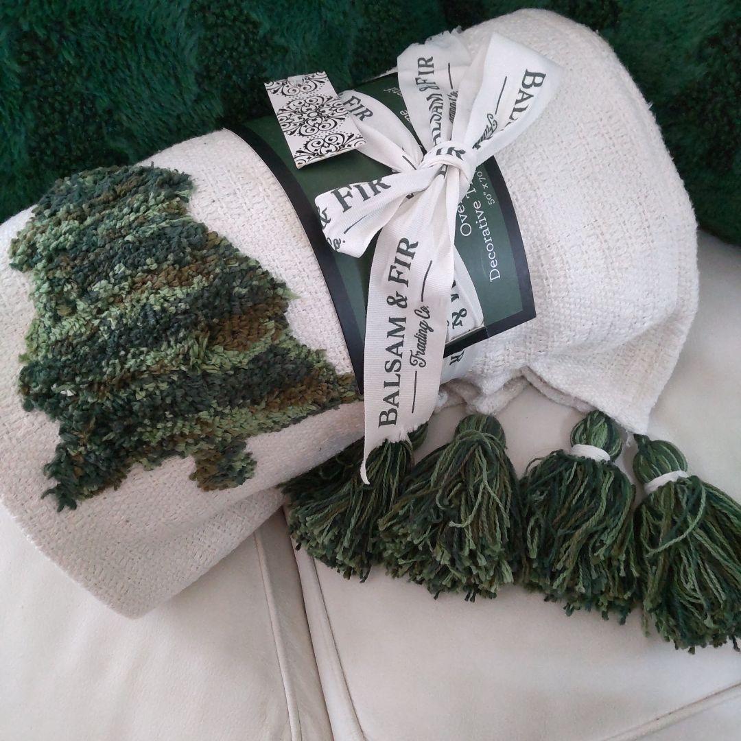 北欧風 ツリー柄 豪華3点セット　ふわふわクッション2個 ＆ 大判ブランケット