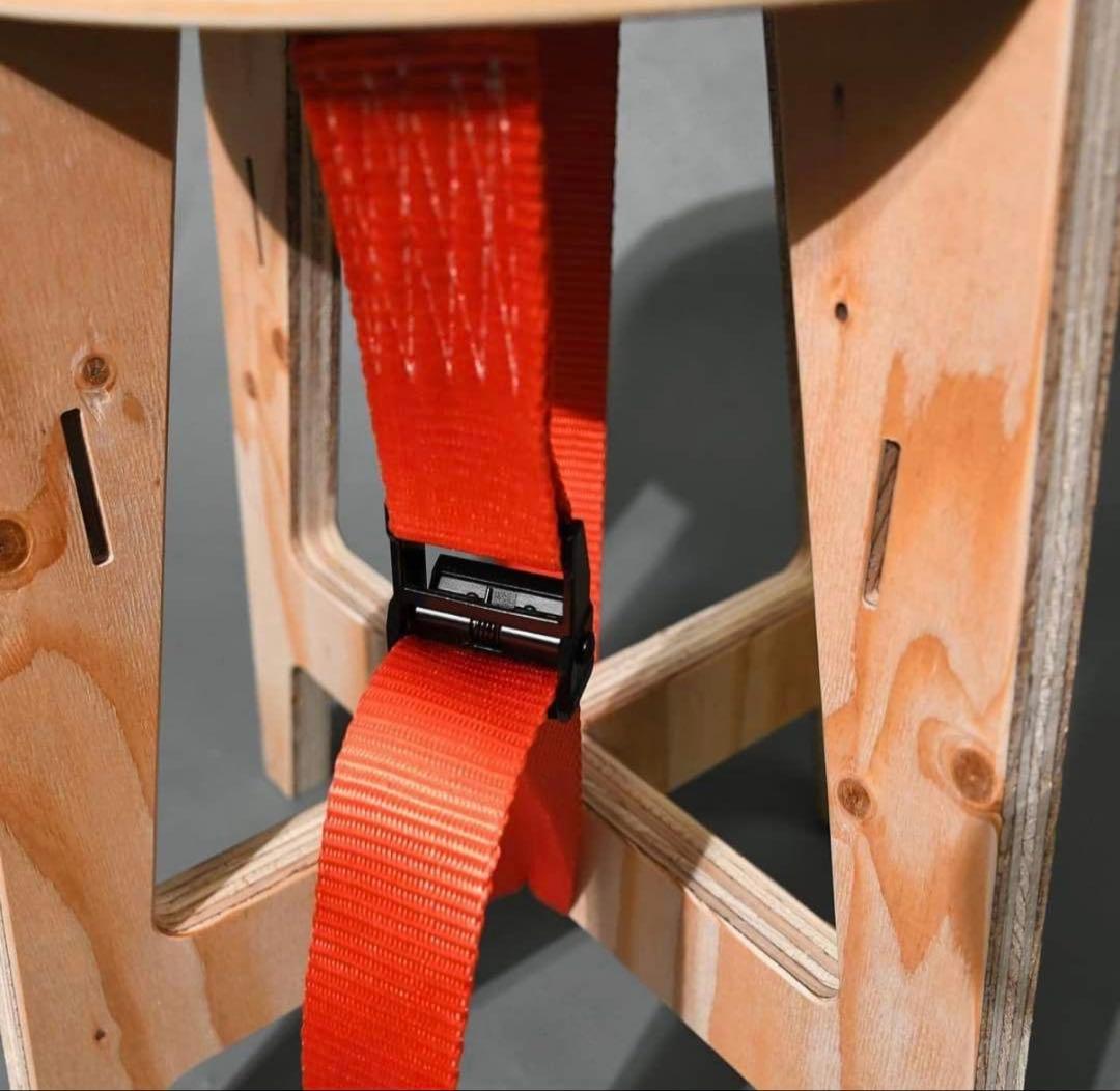 禁断コラボスツール サンゾー工務店×デバイスワークス