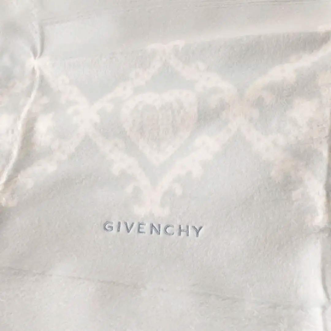 GIVENCHY❤︎綿毛布。最終価格です。