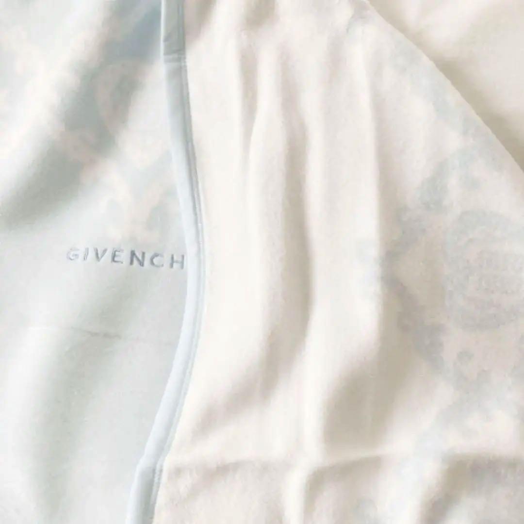 GIVENCHY❤︎綿毛布。最終価格です。