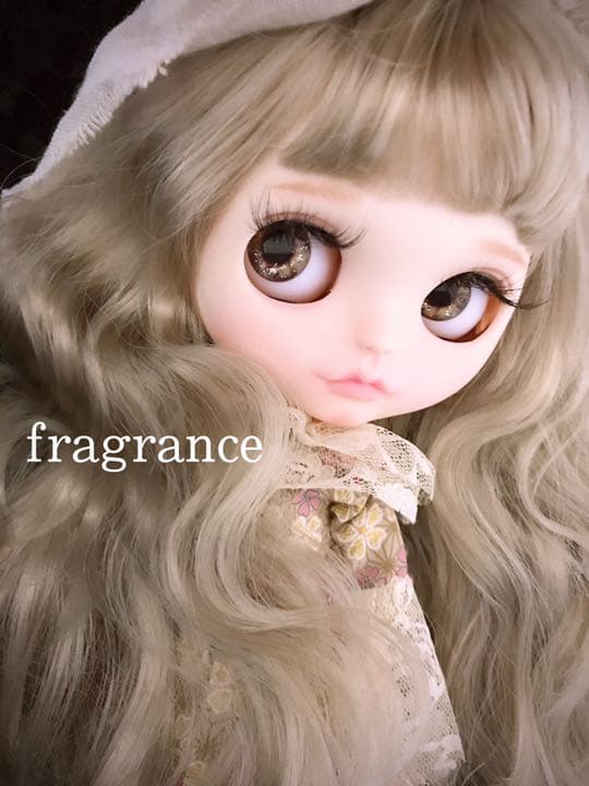 アイシードール  カスタムドール　白肌　アッシュベージュ
