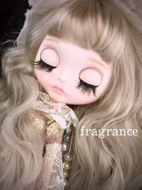 アイシードール  カスタムドール　白肌　アッシュベージュ