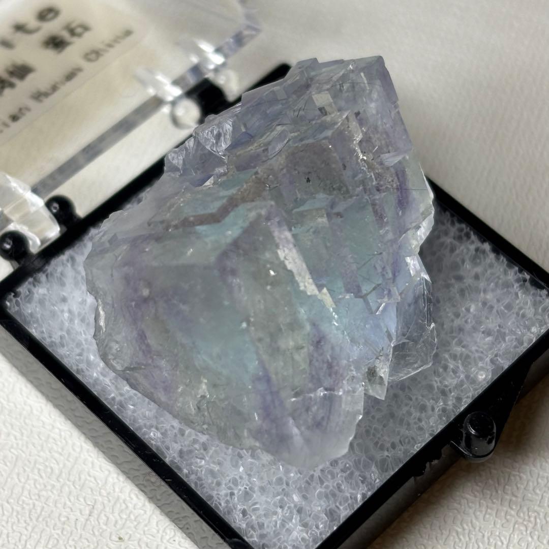 ヤオガンシャン産 フローライト 鉱物標本