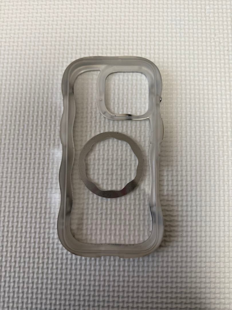 iface BeBling iPhone 16proシルバー
