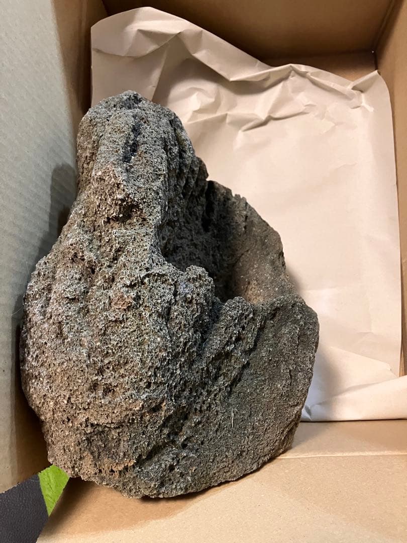 山渓鉢　軽石鉢　ガーデニング　苔　山野草　盆栽　多肉植物　テラリウム　溶岩石