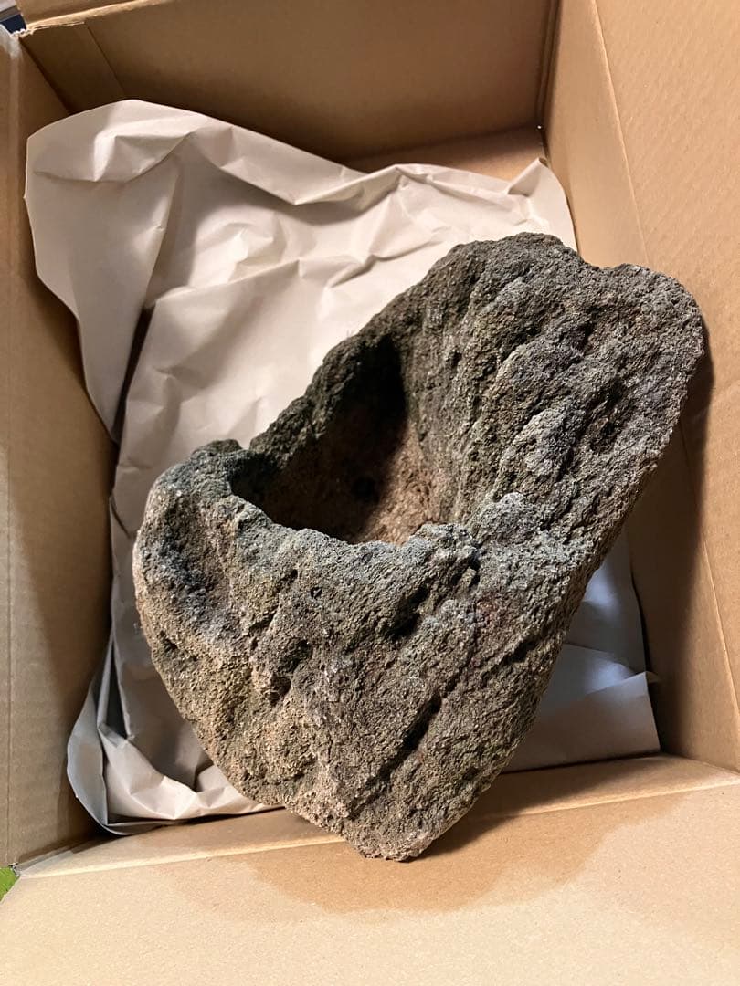 山渓鉢　軽石鉢　ガーデニング　苔　山野草　盆栽　多肉植物　テラリウム　溶岩石