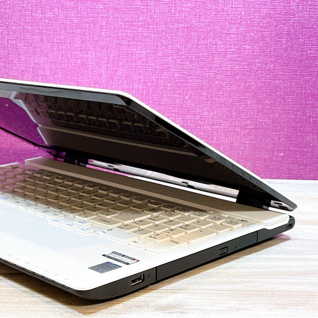 Windows11✨すぐ使えるノートパソコン✨カメラ✨ブルーレイ✨SSHD大容量