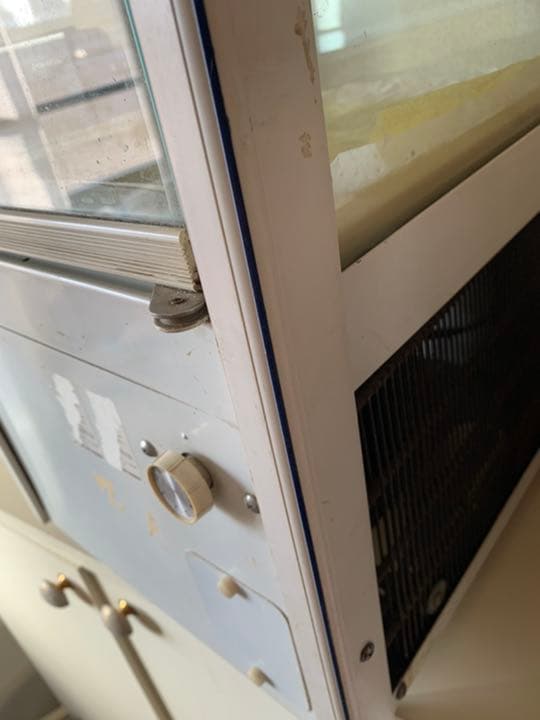 お値下げ中　セミアンティーク 昭和　冷蔵庫　キャビネット　飾り棚