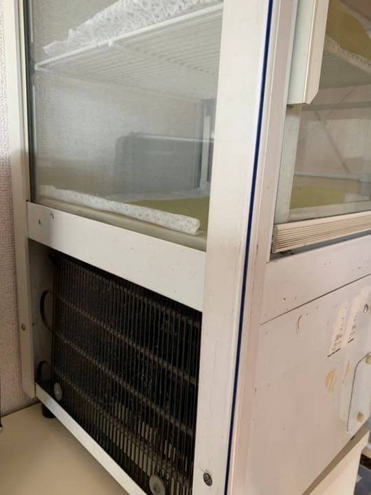 お値下げ中　セミアンティーク 昭和　冷蔵庫　キャビネット　飾り棚