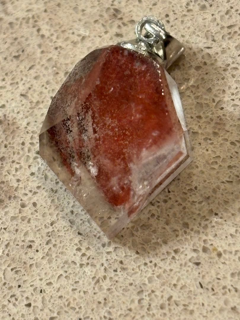 ヒマラヤ　レッドファントムクォーツ　赤富士　ペンダントトップ