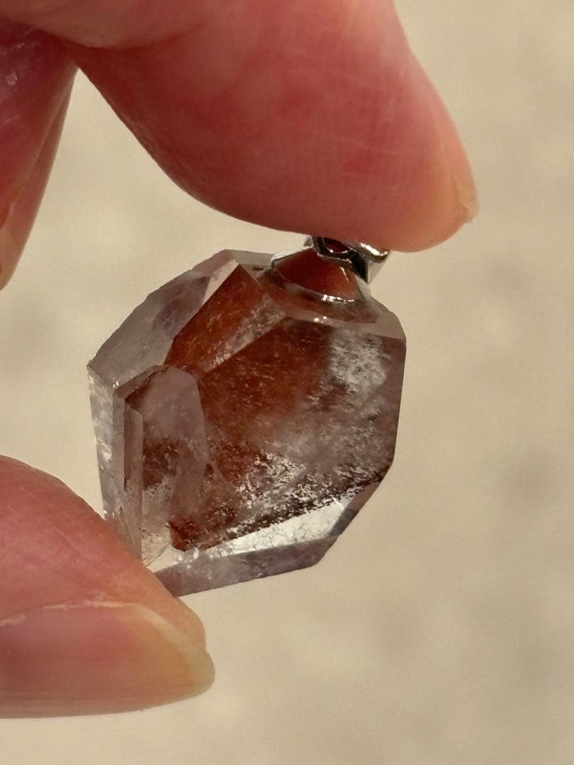 ヒマラヤ　レッドファントムクォーツ　赤富士　ペンダントトップ