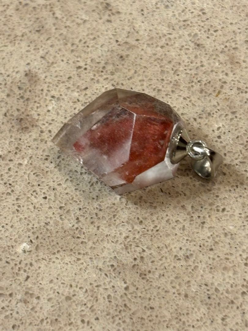 ヒマラヤ　レッドファントムクォーツ　赤富士　ペンダントトップ