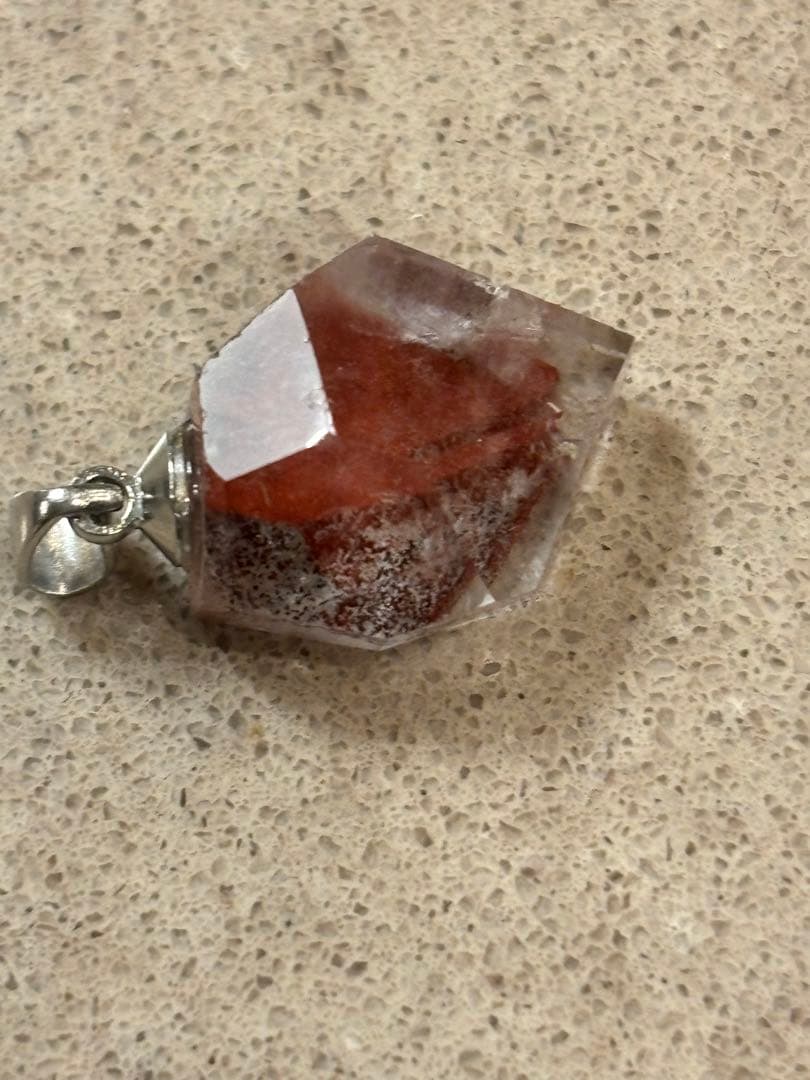 ヒマラヤ　レッドファントムクォーツ　赤富士　ペンダントトップ