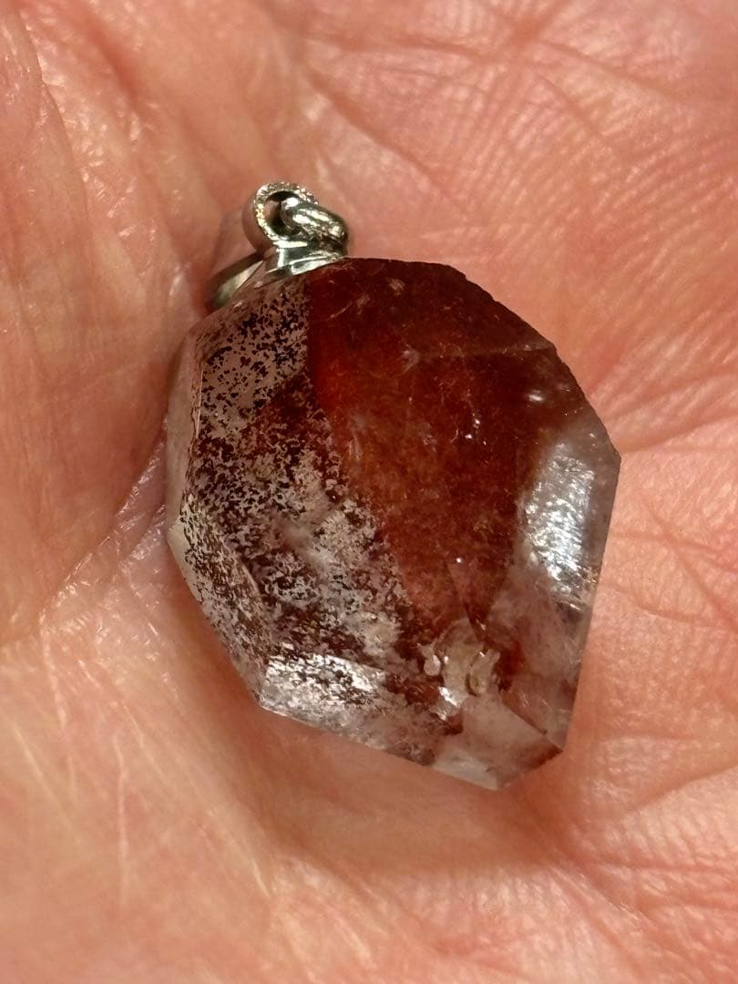 ヒマラヤ　レッドファントムクォーツ　赤富士　ペンダントトップ
