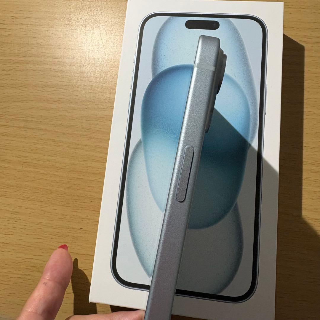 iPhone15Plus 美品128GBブルー 本体箱 付属品有り SIMフリー