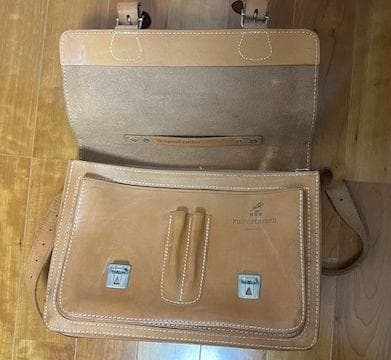 ルイタータッセン レザー ビジネスバッグ ダブルバックル