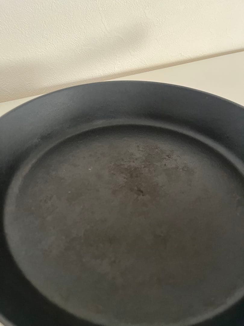 FISKARS 鋳鉄製フライパン 木製ハンドル