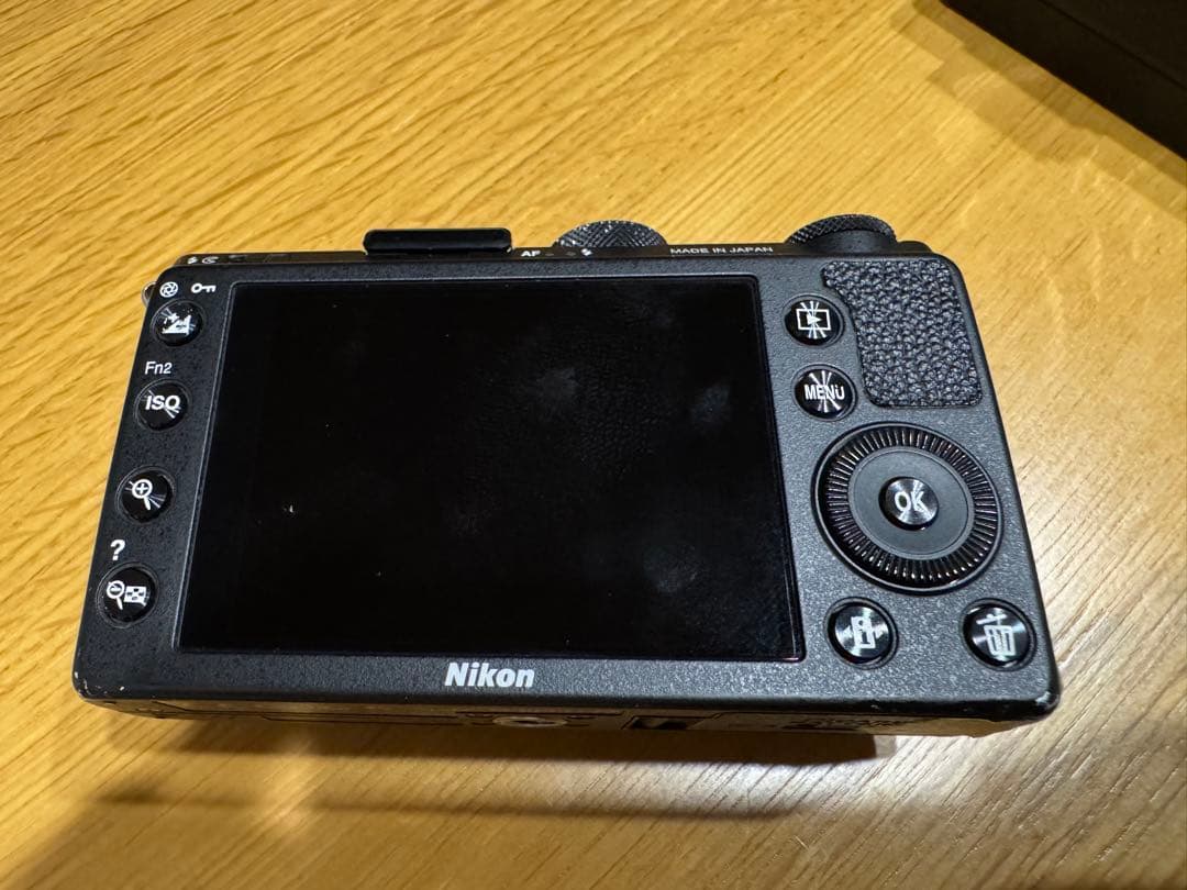 【箱なし/一部破損あり】Nikon coolpix a