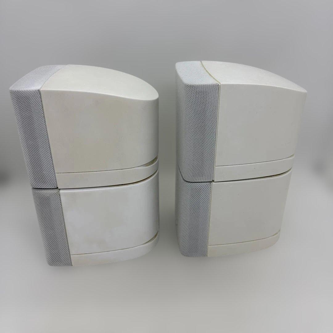 BOSE ダブルキューブ型 サテライト スピーカー ペア　白　天釣り金具つき