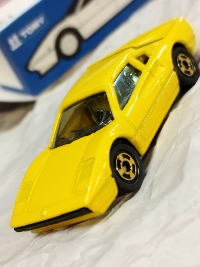 トミカ Ｆ３５青箱フェラーリ308GTB