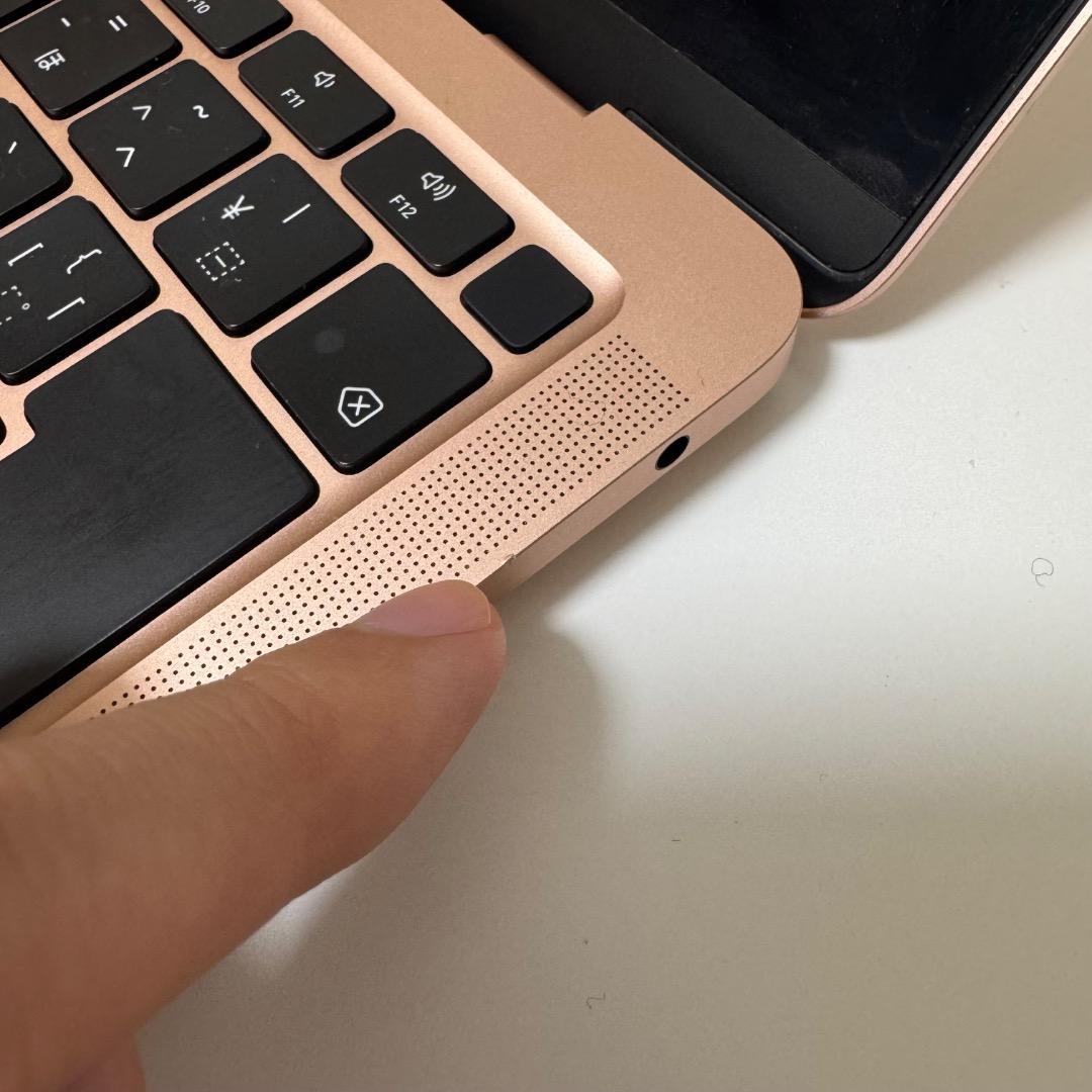 Macbook air M1 2020年モデル 8GB SSD256GB