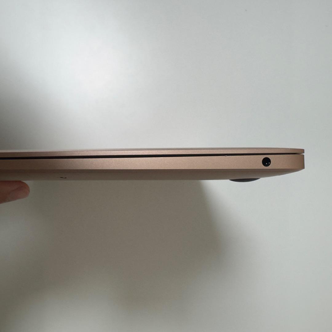 Macbook air M1 2020年モデル 8GB SSD256GB