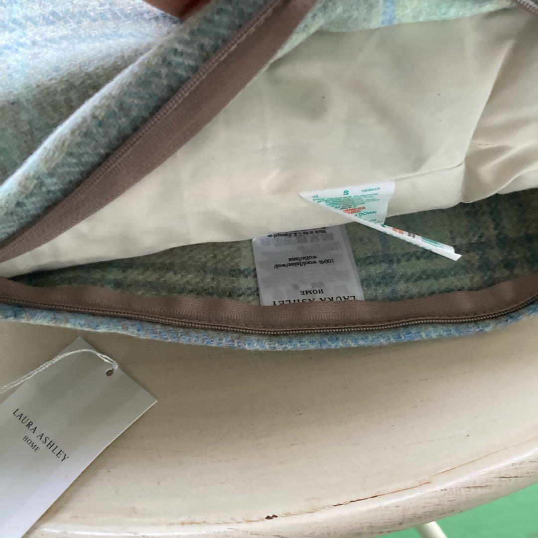 イギリス輸入　ローラアシュレイ ウールクッションフェザーパッド　新品