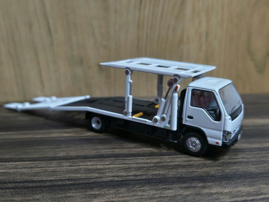 トミカ リミテッド ヴィンテージ LV-N191 いすず エルフ 花見台自動車