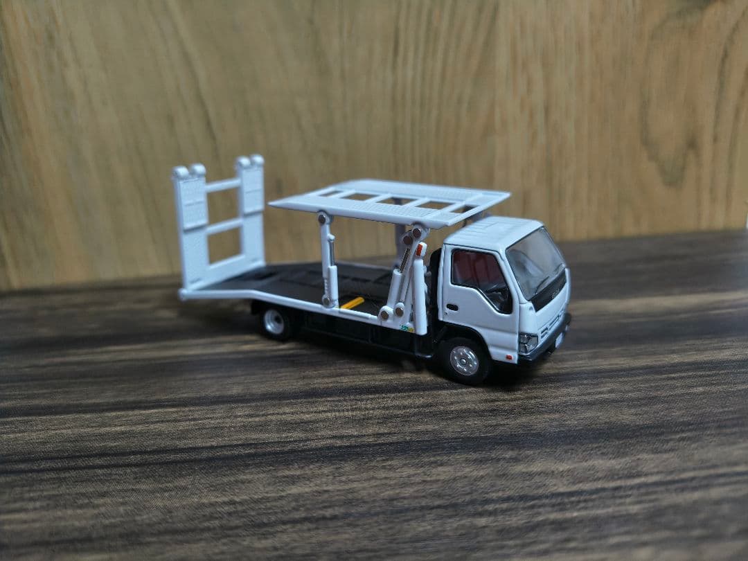 トミカ リミテッド ヴィンテージ LV-N191 いすず エルフ 花見台自動車