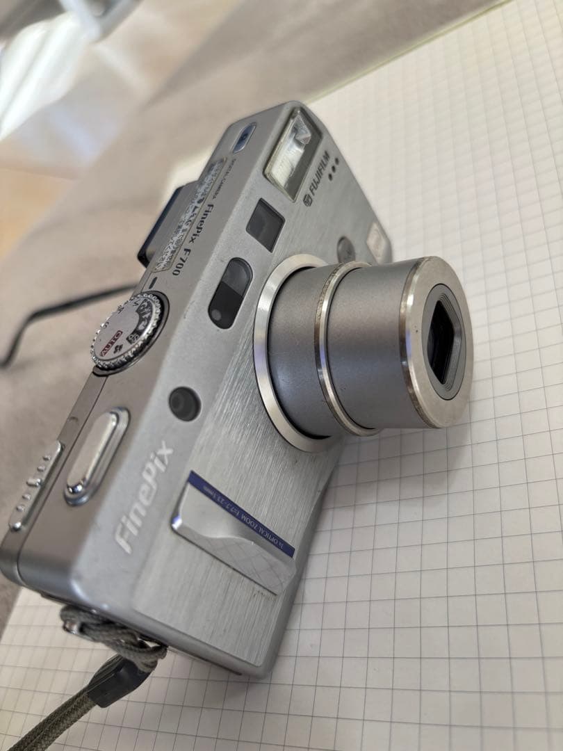 Fujifilm FinePix F700 コンパクトデジタルカメラ　起動確認済