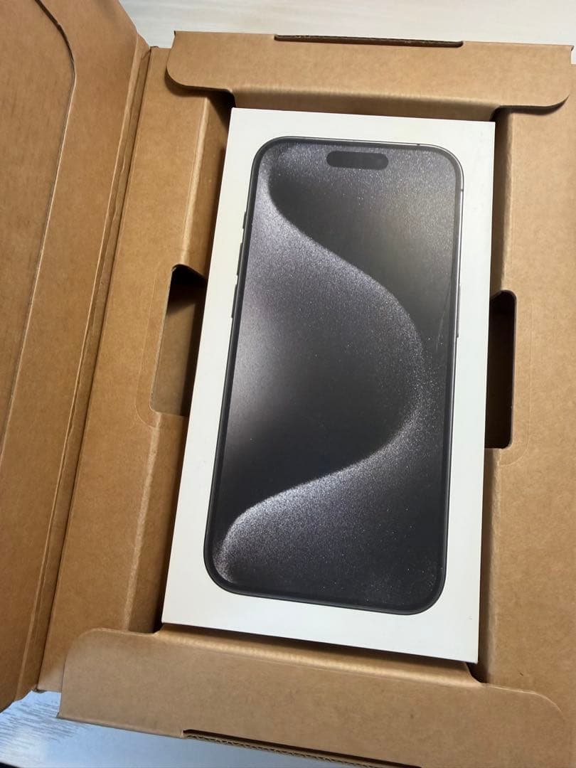 [issa]Apple iPhone 15Pro ブラックチタニウム1TB