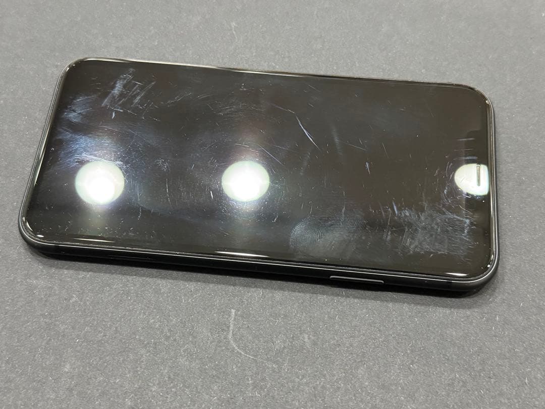 ◆Apple iPhone 11 64GB SIMロック解除済み ◆