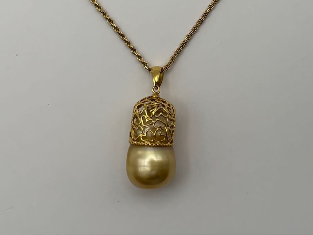 白蝶真珠18Kデザインペンダントトップ