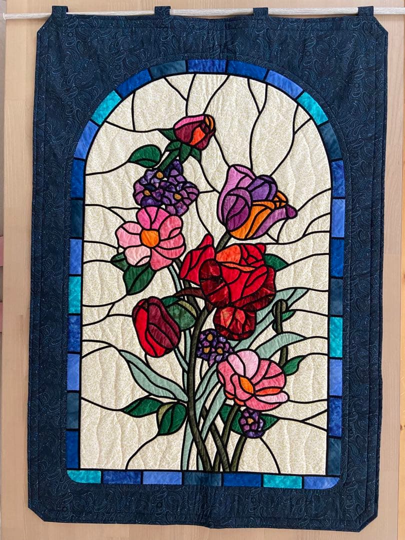タペストリー　大型　ステンドグラスキルト　ハンドメイド