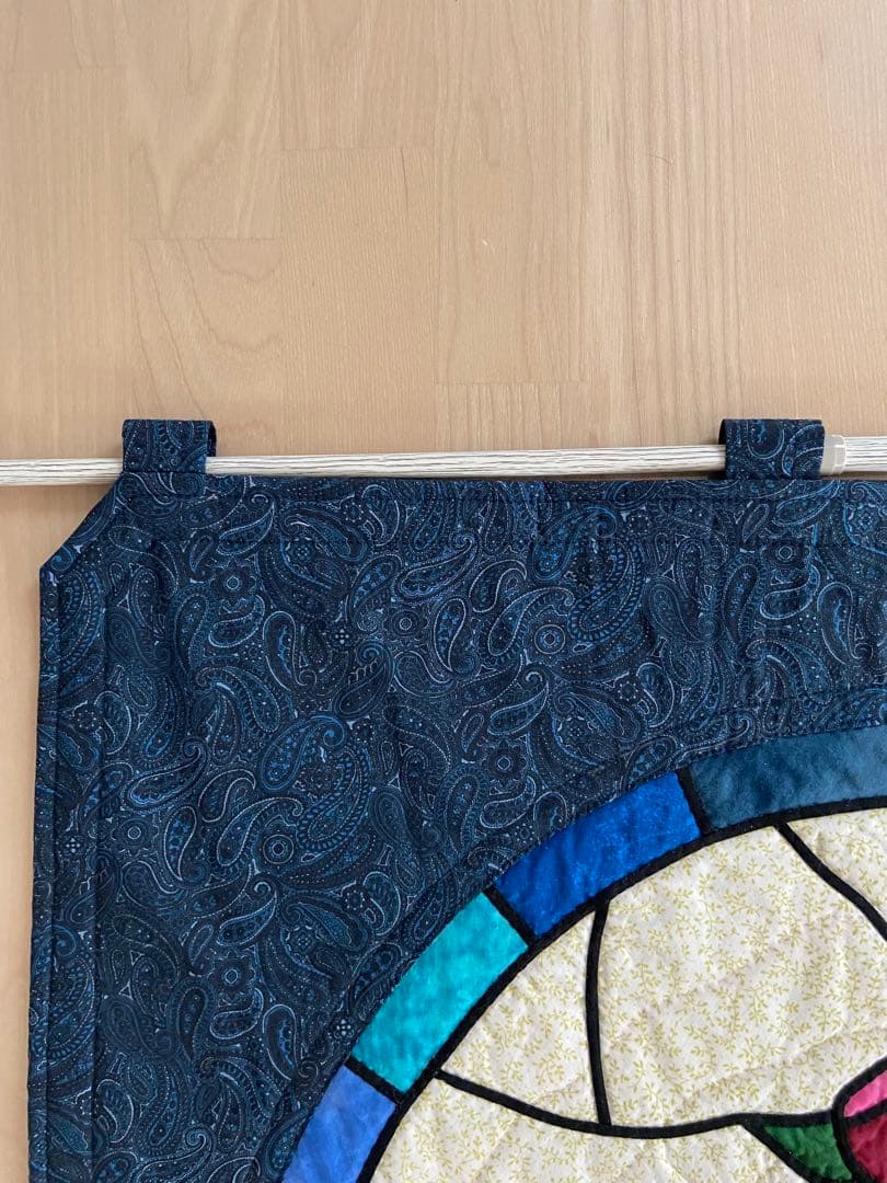 タペストリー　大型　ステンドグラスキルト　ハンドメイド