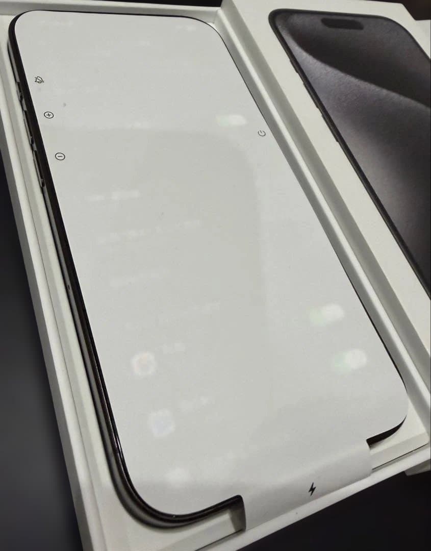 Apple iPhone 15Pro ブラックチタニウム　SIMフリー　極美品