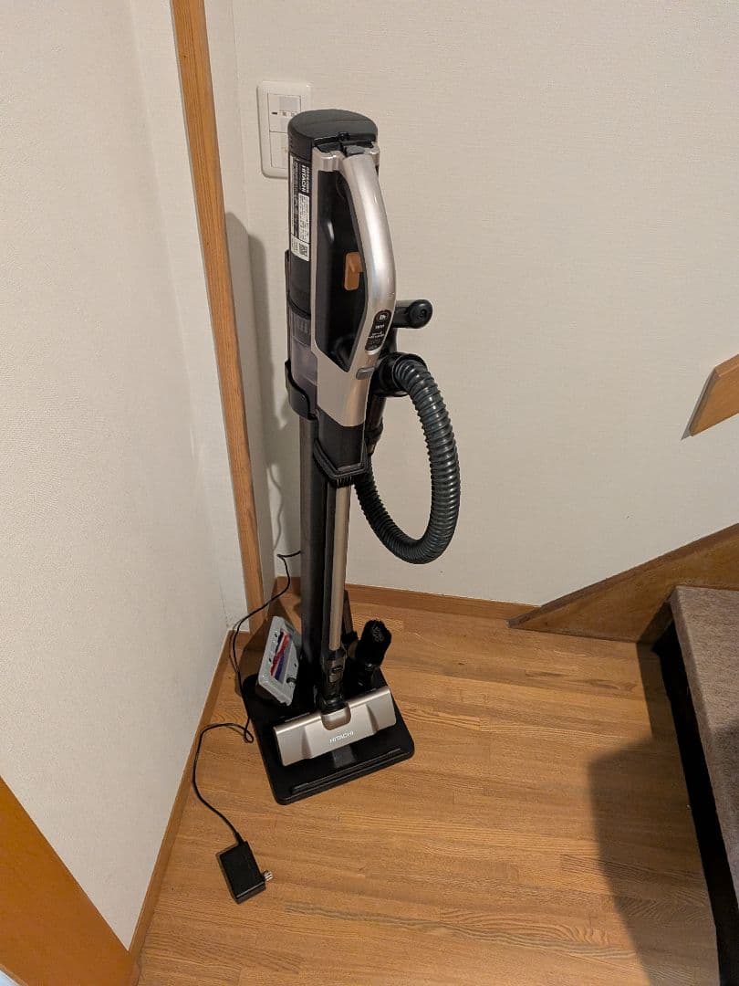 【良品】日立　スティッククリーナー　PV-BH900K　スタンドおまけ