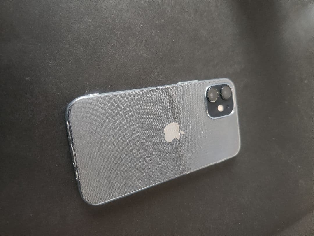 Apple iPhone 12 本体 カバー付き