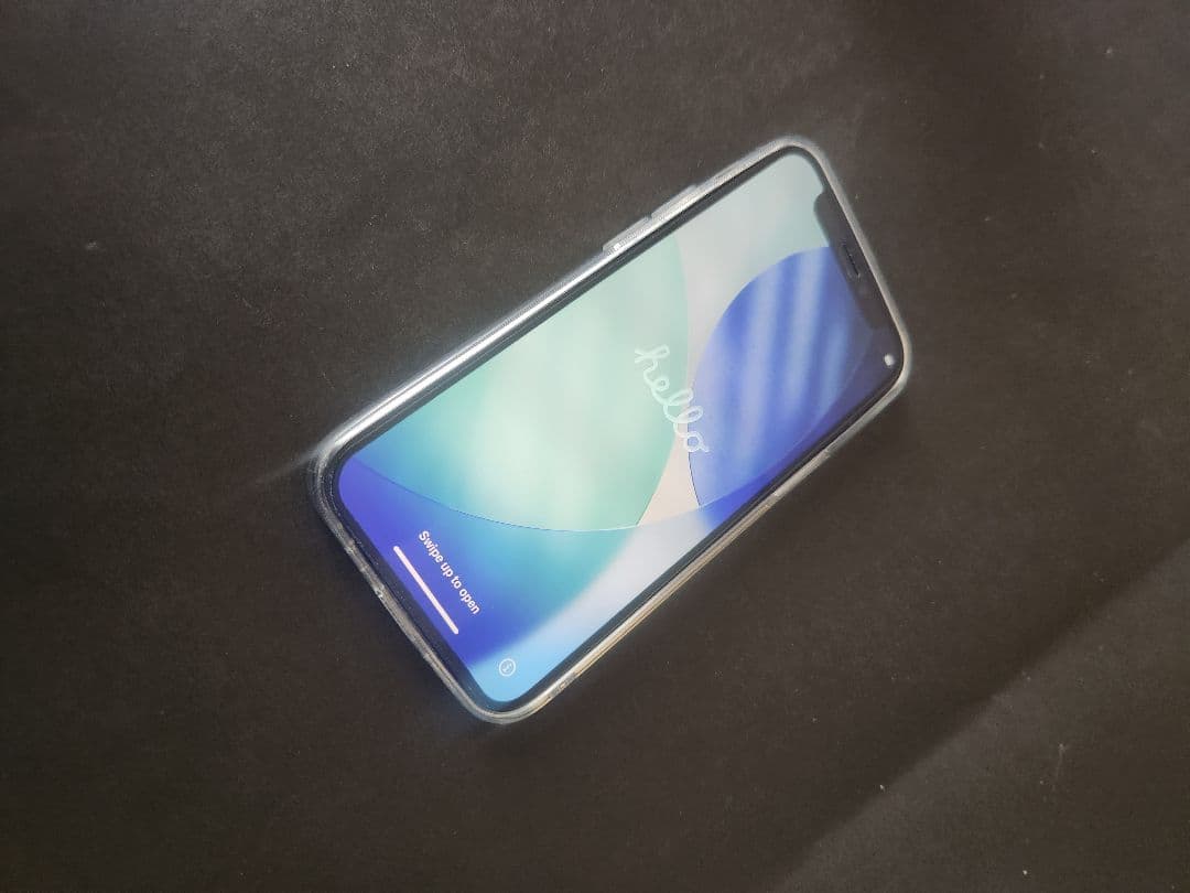 Apple iPhone 12 本体 カバー付き