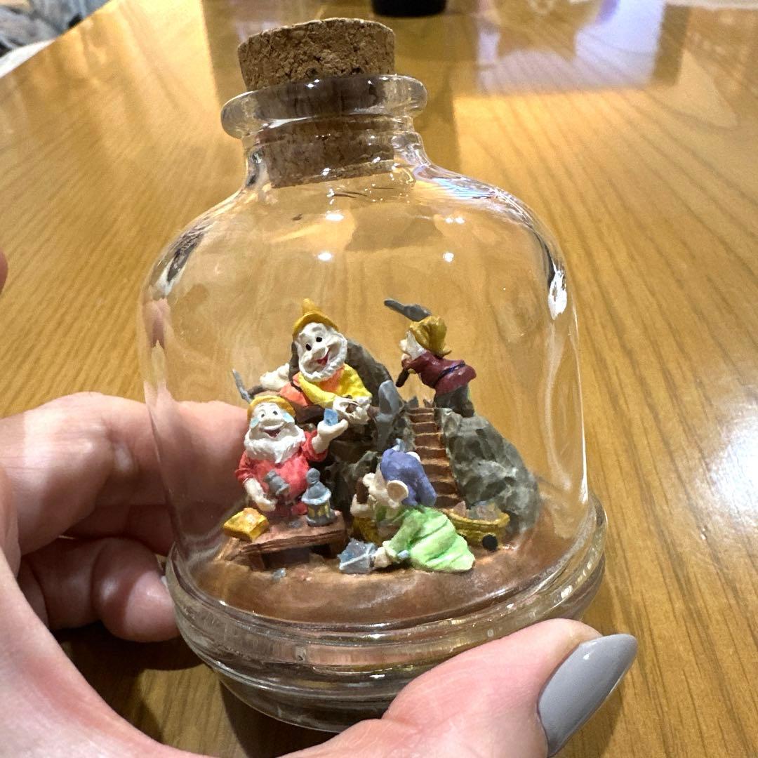 ディズニー　ボトル　フィギュア　７人の小人　Disney