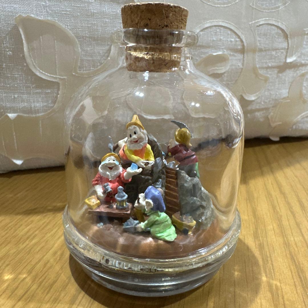 ディズニー　ボトル　フィギュア　７人の小人　Disney