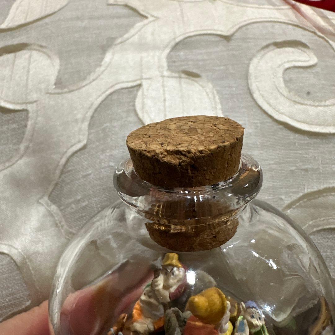 ディズニー　ボトル　フィギュア　７人の小人　Disney