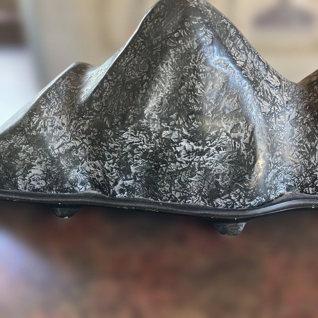 最長77センチ台座付きの水石です 鑑定書付き 素材は何か分かりません　大きいです