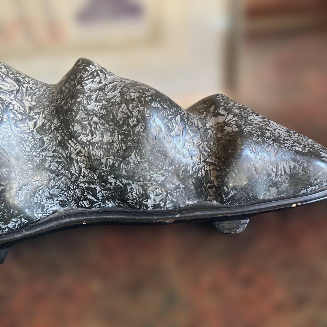 最長77センチ台座付きの水石です 鑑定書付き 素材は何か分かりません　大きいです