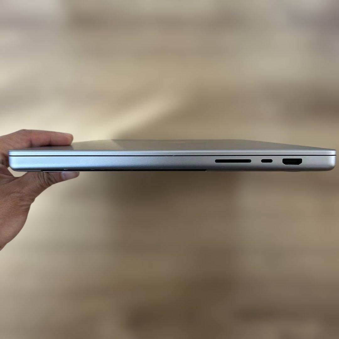 美品快速MacBookPro 16インチ M1 32GB500GB 16core