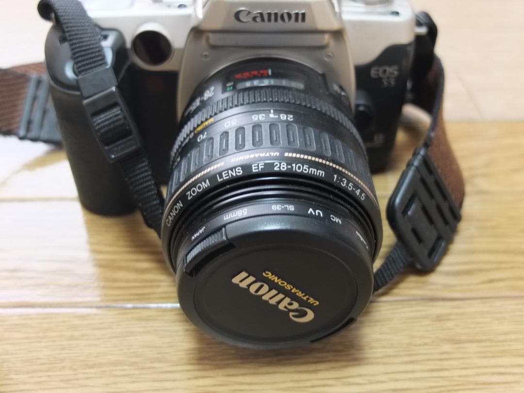 キャノン　EOS55　レンズ２本　バッグ・三脚セット