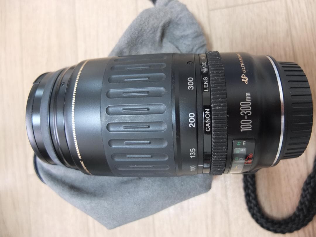 キャノン　EOS55　レンズ２本　バッグ・三脚セット