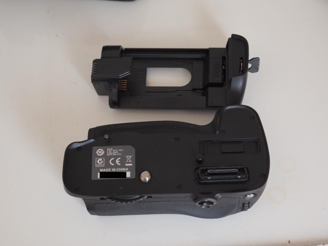 NIKON D610　バッテリーパック MB-D14　ショット数15000未満