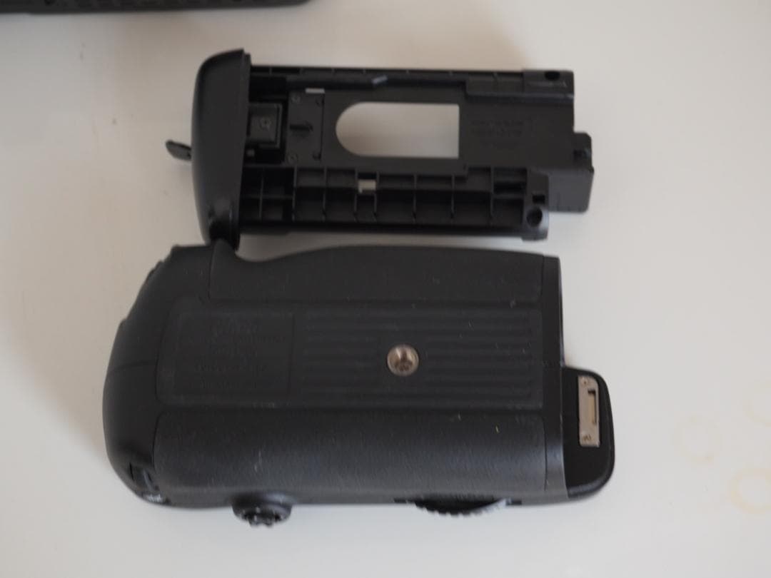 NIKON D610　バッテリーパック MB-D14　ショット数15000未満